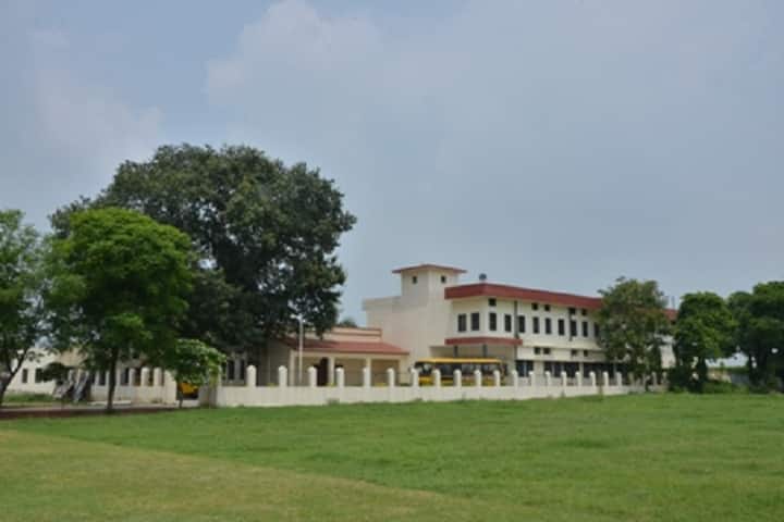 Sri Guru Teg Bahadur Public School-Campus