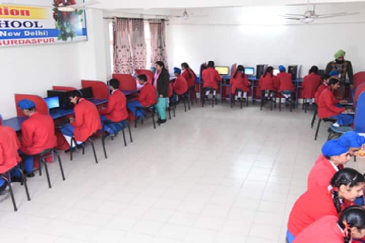 St Kabir Public School-IT-Lab full view