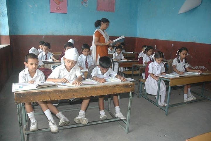 St Attri Public School-Classroom