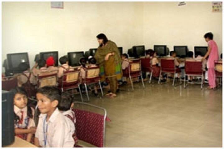 St Soldier Divine Public School Naya Nangal-computer Lab
