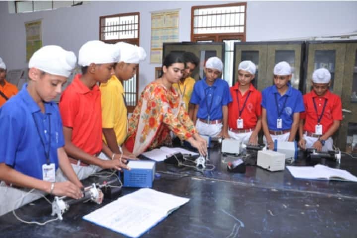 St Soldier Elite Convent School Chawinda Devi-Physics lab