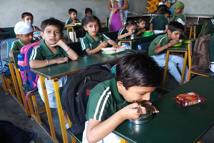 Top Ranker International School-maggi eating competition