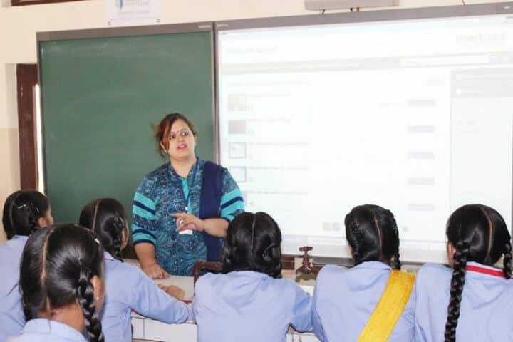 Uspc Jain Public School-Smart Class