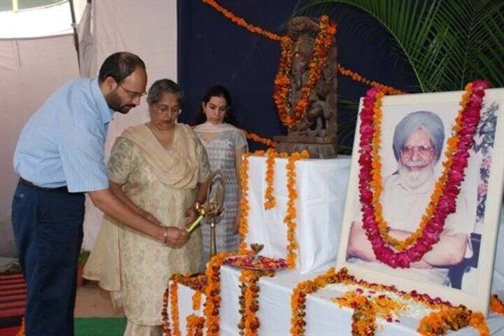 Vivek High School-Tribute