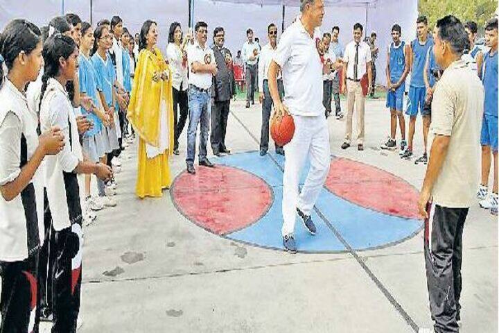 B R J D Public School-Outsider Visit