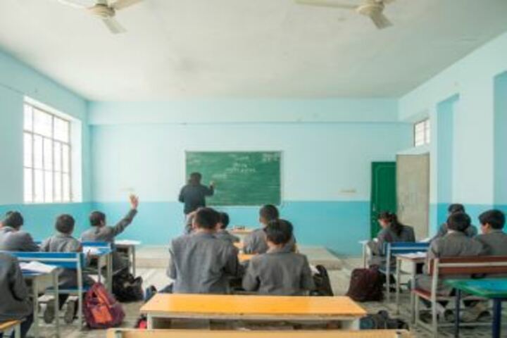  Bhabha Public School-Class room