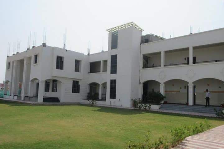 Central Academy Senior Secondary School-Campus