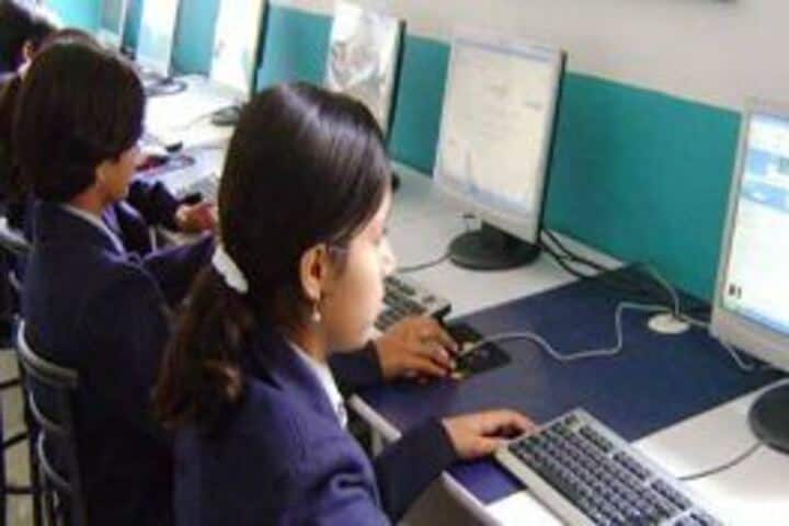 Chitrakoot Public School And Research Centre-Computer Lab