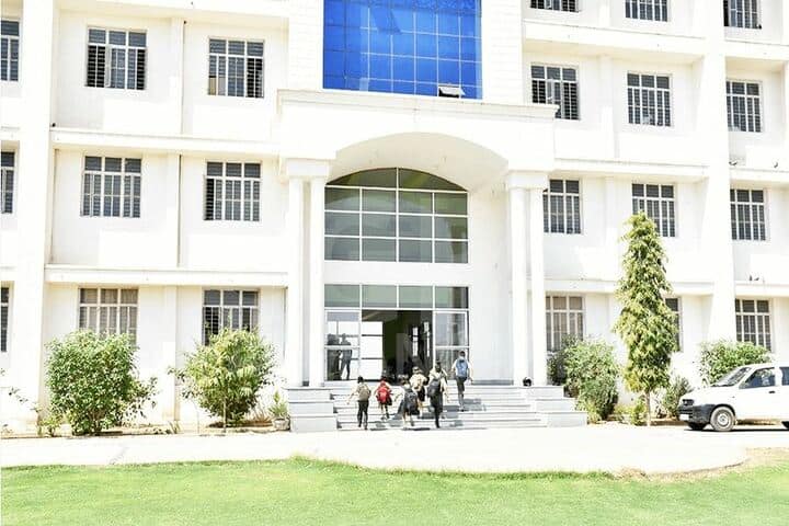 Choudhary Gharsiram Public School-Campus