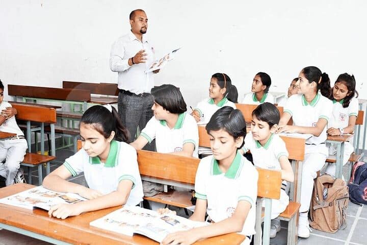 Choudhary Gharsiram Public School-Class Room