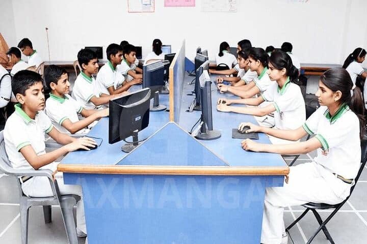 Choudhary Gharsiram Public School-Computer Lab