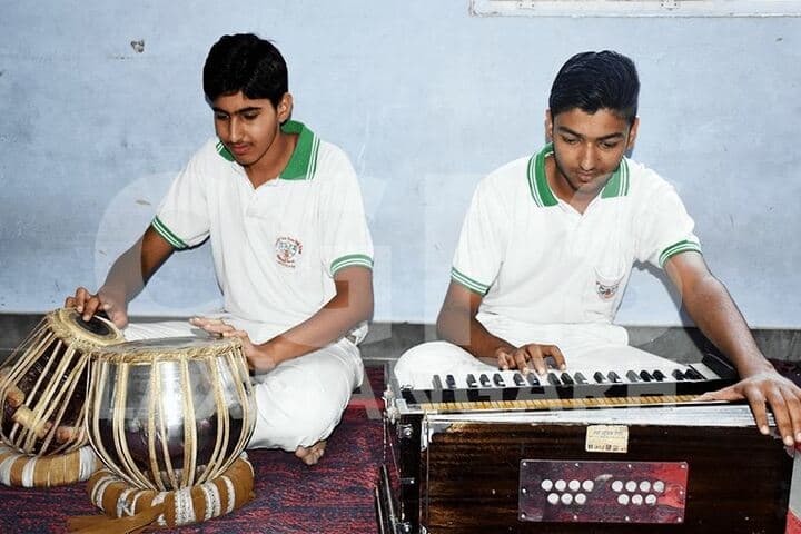 Choudhary Gharsiram Public School-Music