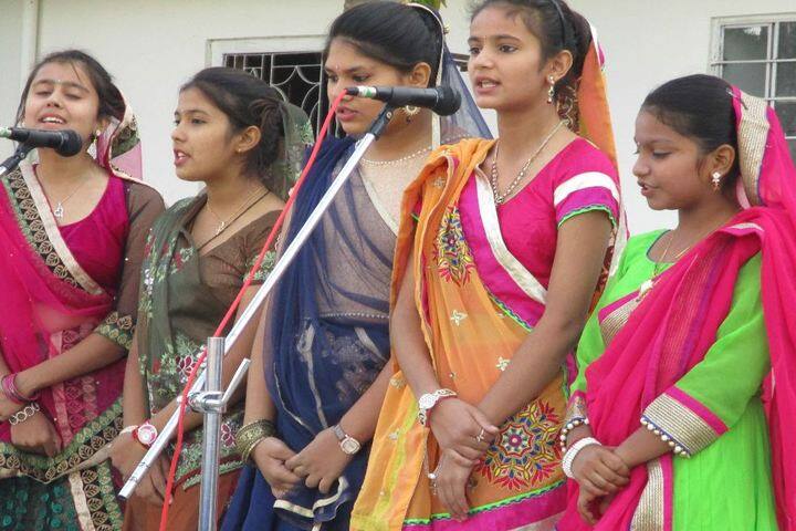 Dalmia Vidya Mandir-Singing