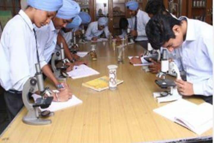 Guru Harkrishan Public School-Biology Lab