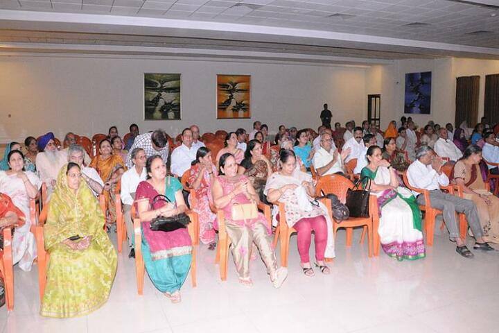 Jankidevi Public School-Grand Parents Day