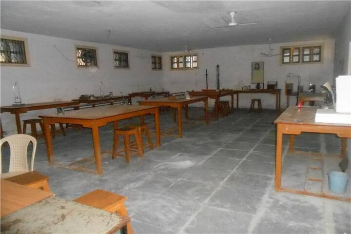 Kanakraj Sawantraj Lodha Public School-Physics Lab