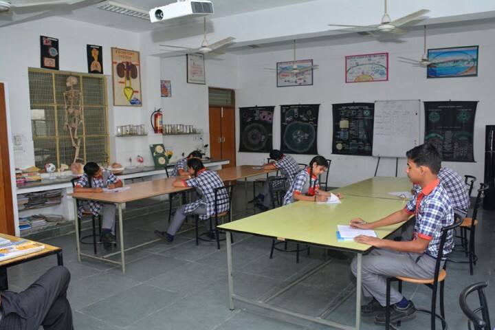 Kendriya Vidyalaya No 2-Biology Lab