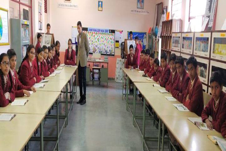 Lakshmipat Singhania Academy-Library