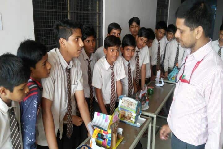 Lal Bahadur Shastri Senior Secondary School-Arts and Crafts
