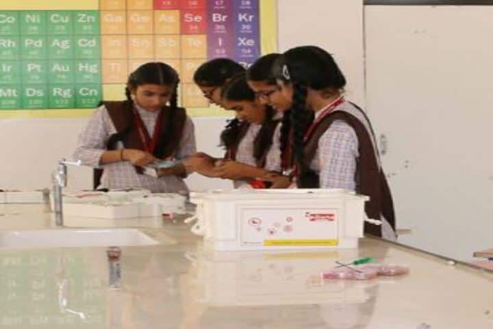 Leo International School-Lab