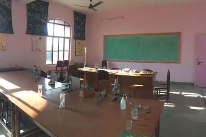 Lords International School-Science Lab