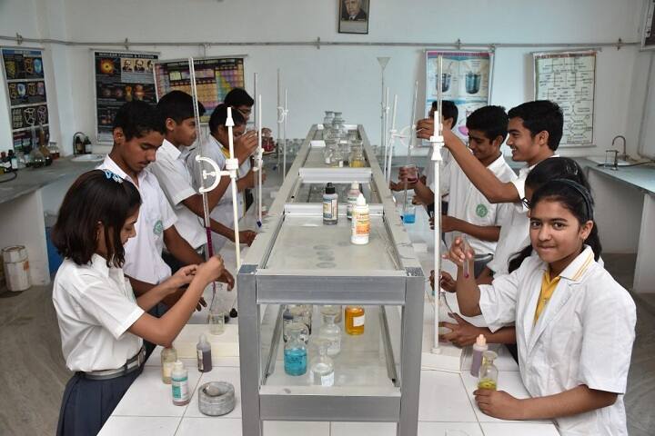 Mahrishi Dayanand Public School-Chemistry Lab