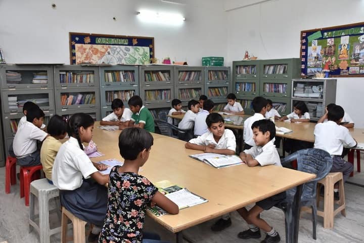 Mahrishi Dayanand Public School-Library