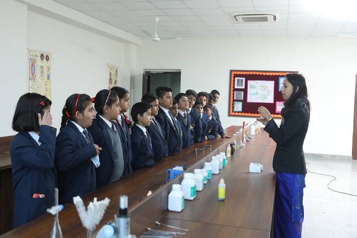 Modern School-Lab