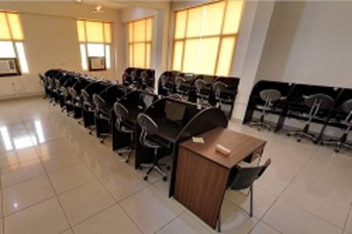 Mount Litera Zee School-Computer lab