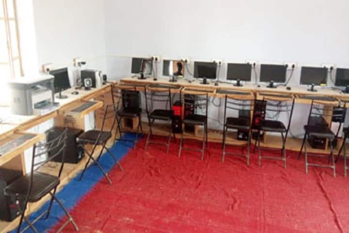 N V N English Medium School-Lab