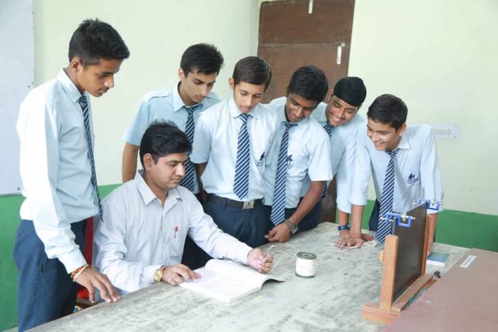 Oasis Sainik School-Maths Lab