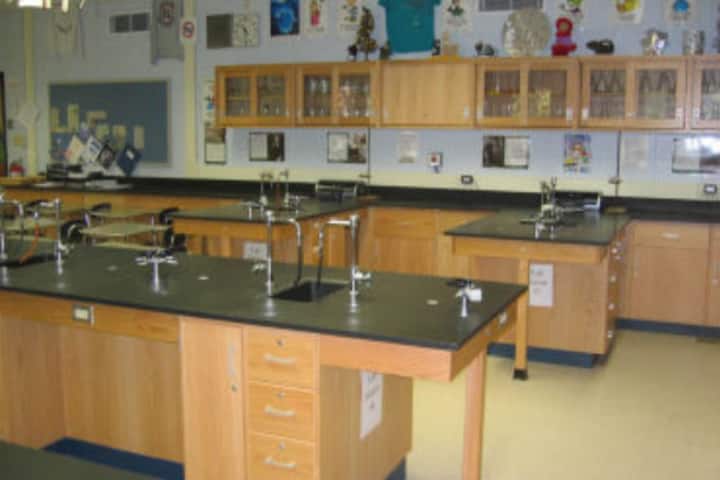 Oxford Public Secondary School-Chemistry lab