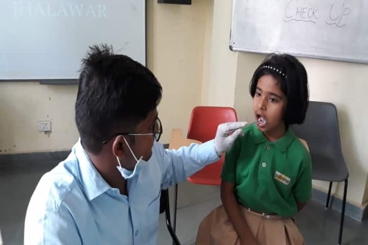 Pallavan Uchatar Prathmik Vidyalaya-Health Checkup