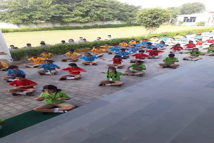 Paramlakshya World School-Yoga Day