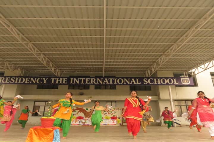 Presidency The International School-Cultural Dance