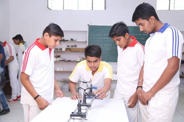 RS Memorial International School-Labs