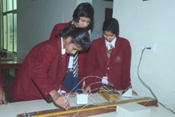 Raath International School-Physics Lab