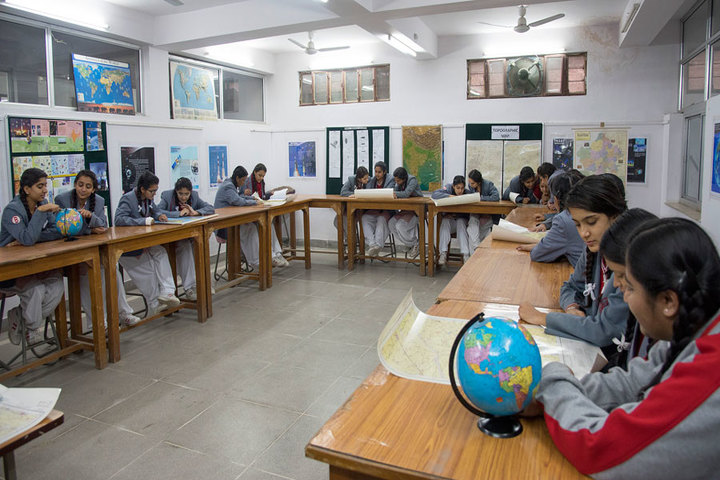 Rajmata Krishna Kumari Girls Public School-Geography Lab