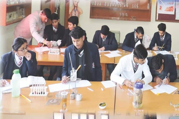S M Nimawat Public School-Biology Lab