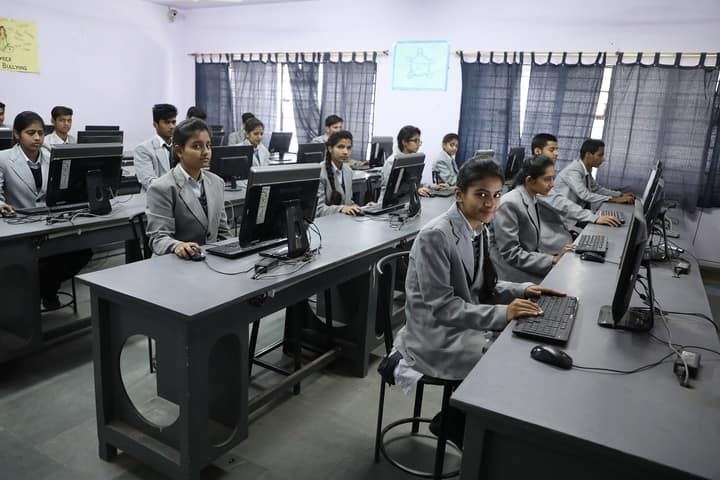 S V Public School-Computer Lab
