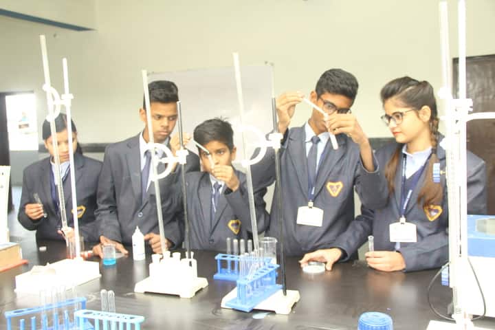 S Tech School-Chemistry Lab