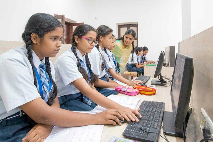 Sardar Doon Public School-Computer Lab