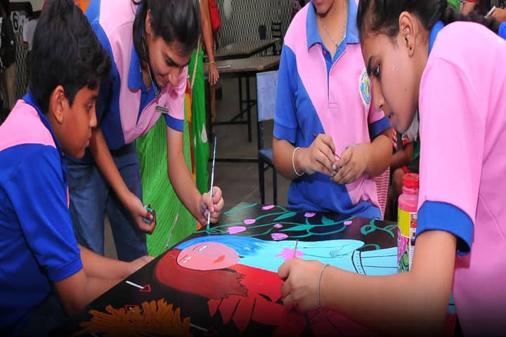 Seedling Modern High School-Art Class