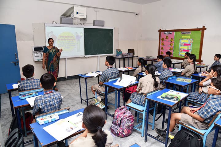 Seedling Modern Public School-Smart Class