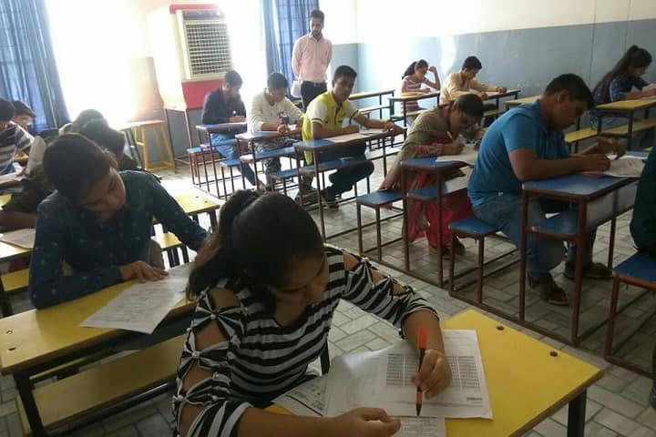 Shanti Niketan Public School-Classroom Senior