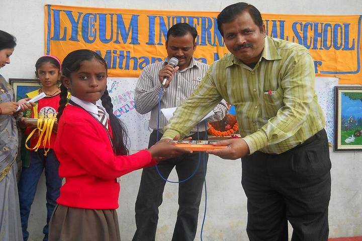 Lyceum International School-Prizes Distribution