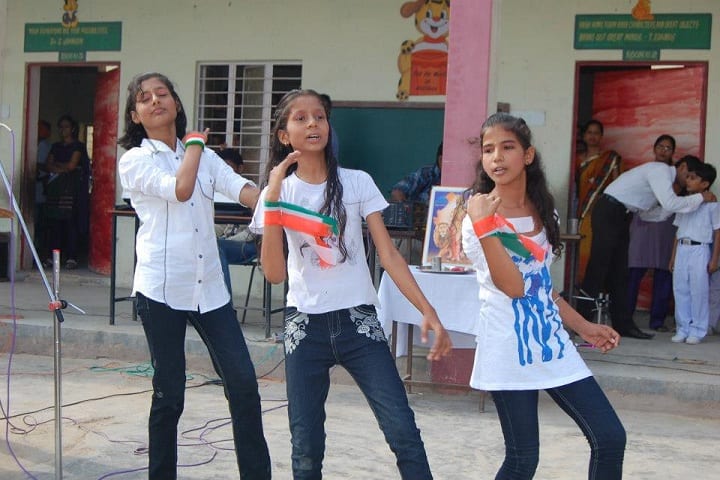 Shri Guru Harkrishan Public School-Events Dance