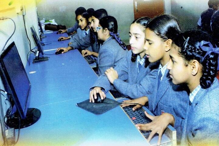 Shri Maan Sant Ishar Singh Ji Maharaj Academy-IT-Lab