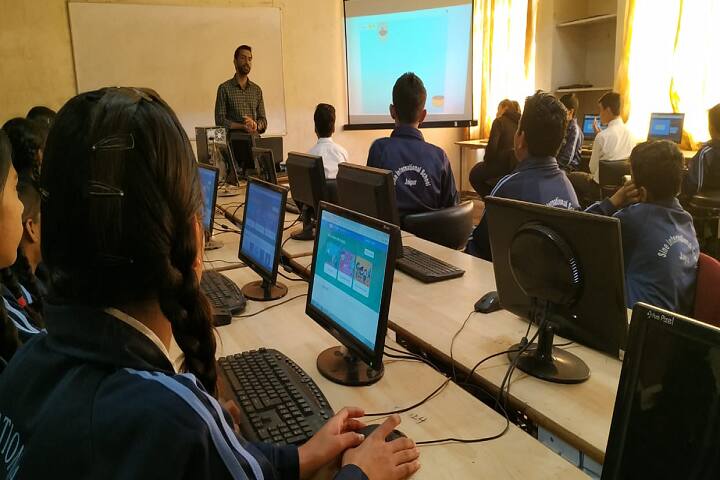 Sine International School-IT Lab