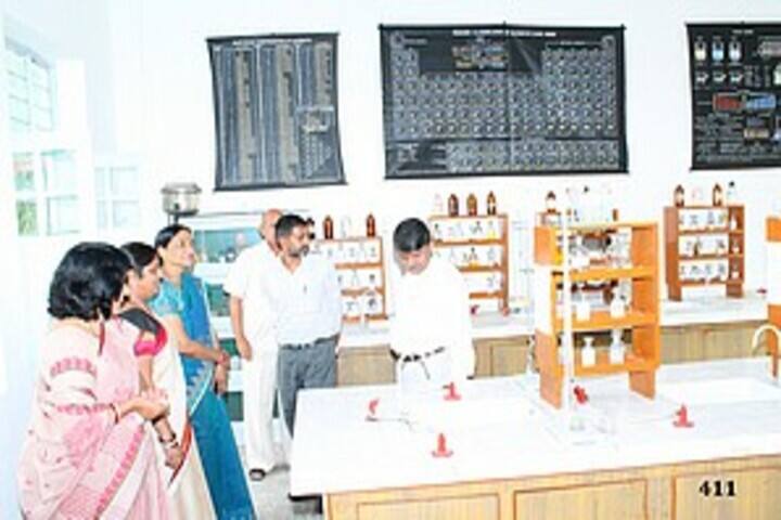 Smt Janki Devi Mandelia Co Educational Engish Medium School-Chemistry Lab
